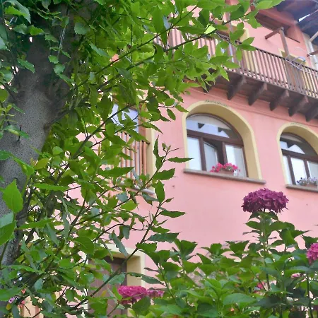 Nocleg ze śniadaniem Balcone Del Biellese 3*